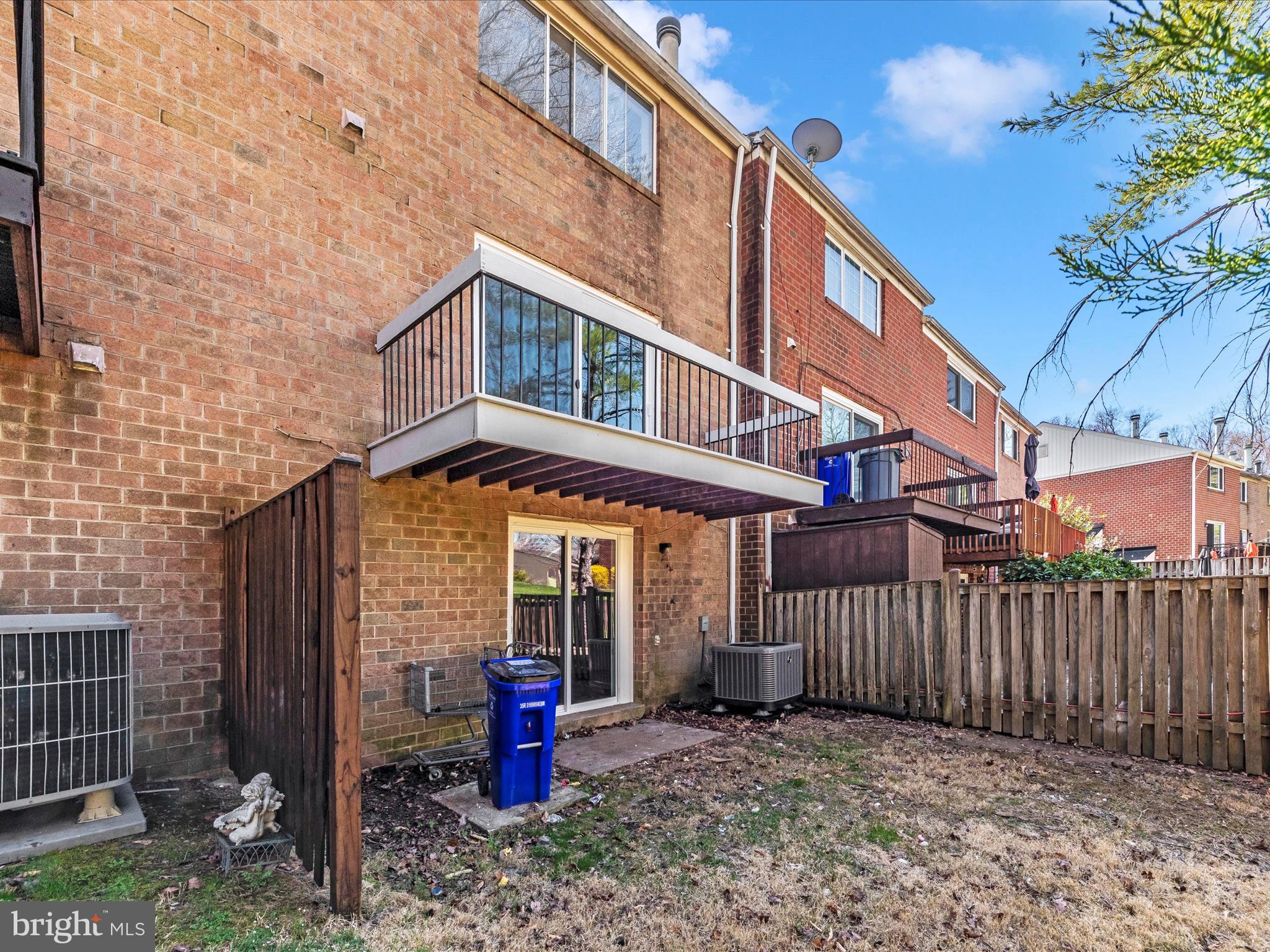 HICKORY HOLLOW - Residential