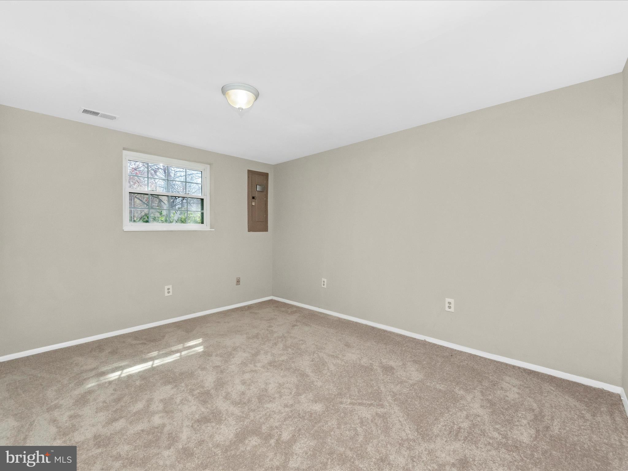 HICKORY HOLLOW - Residential