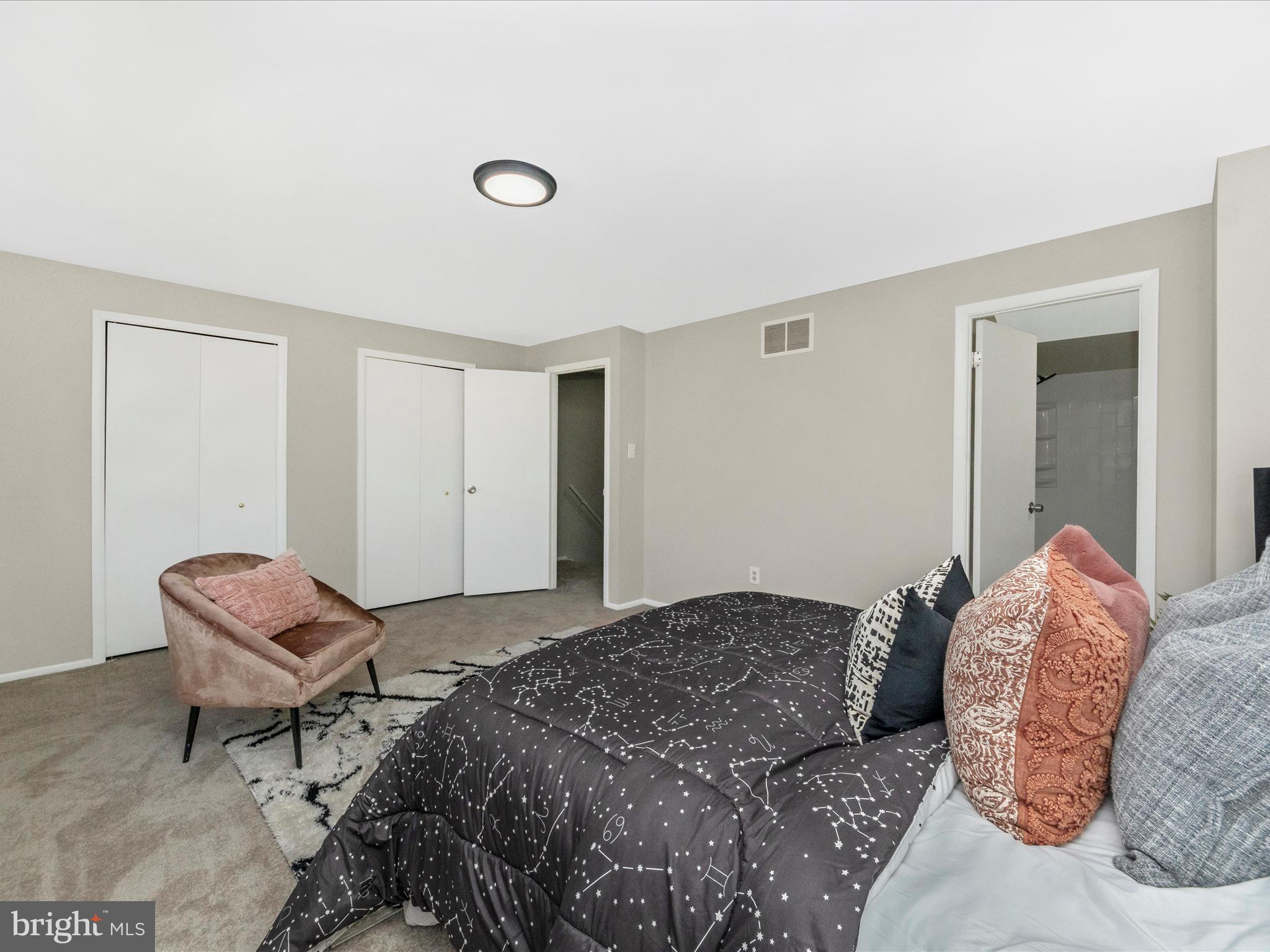 HICKORY HOLLOW - Residential