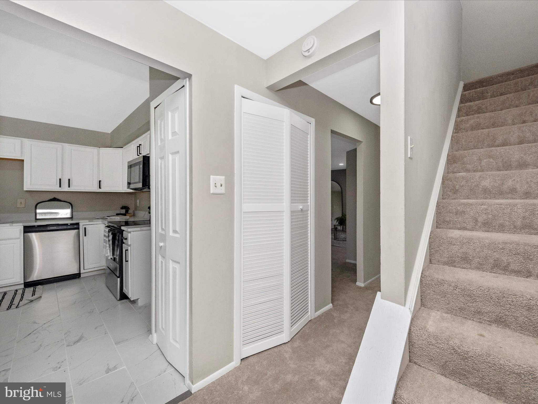 HICKORY HOLLOW - Residential