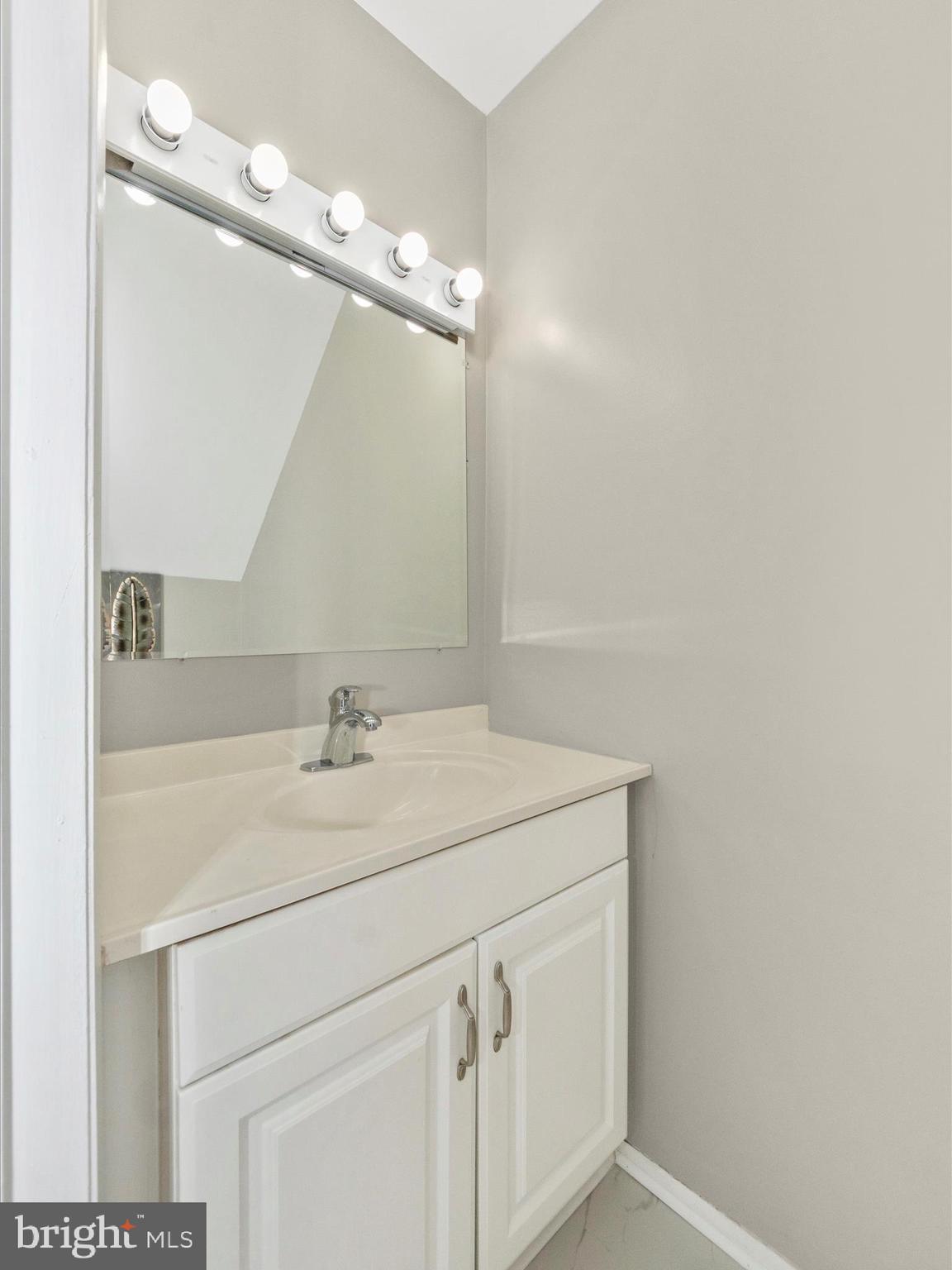 HICKORY HOLLOW - Residential