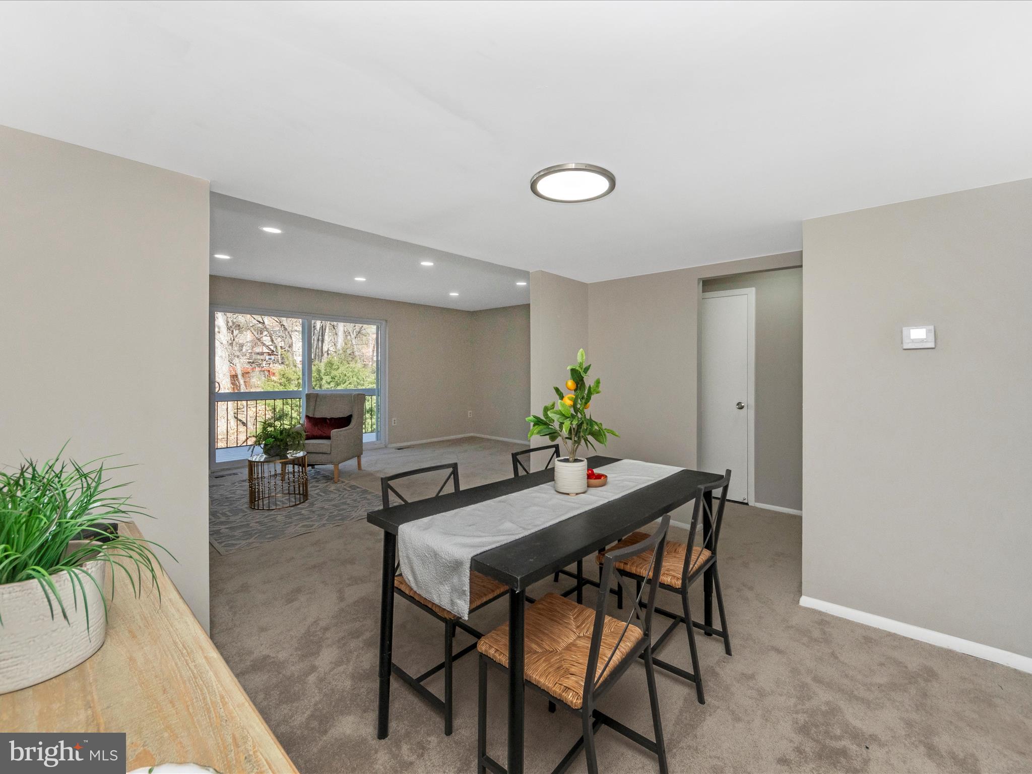 HICKORY HOLLOW - Residential