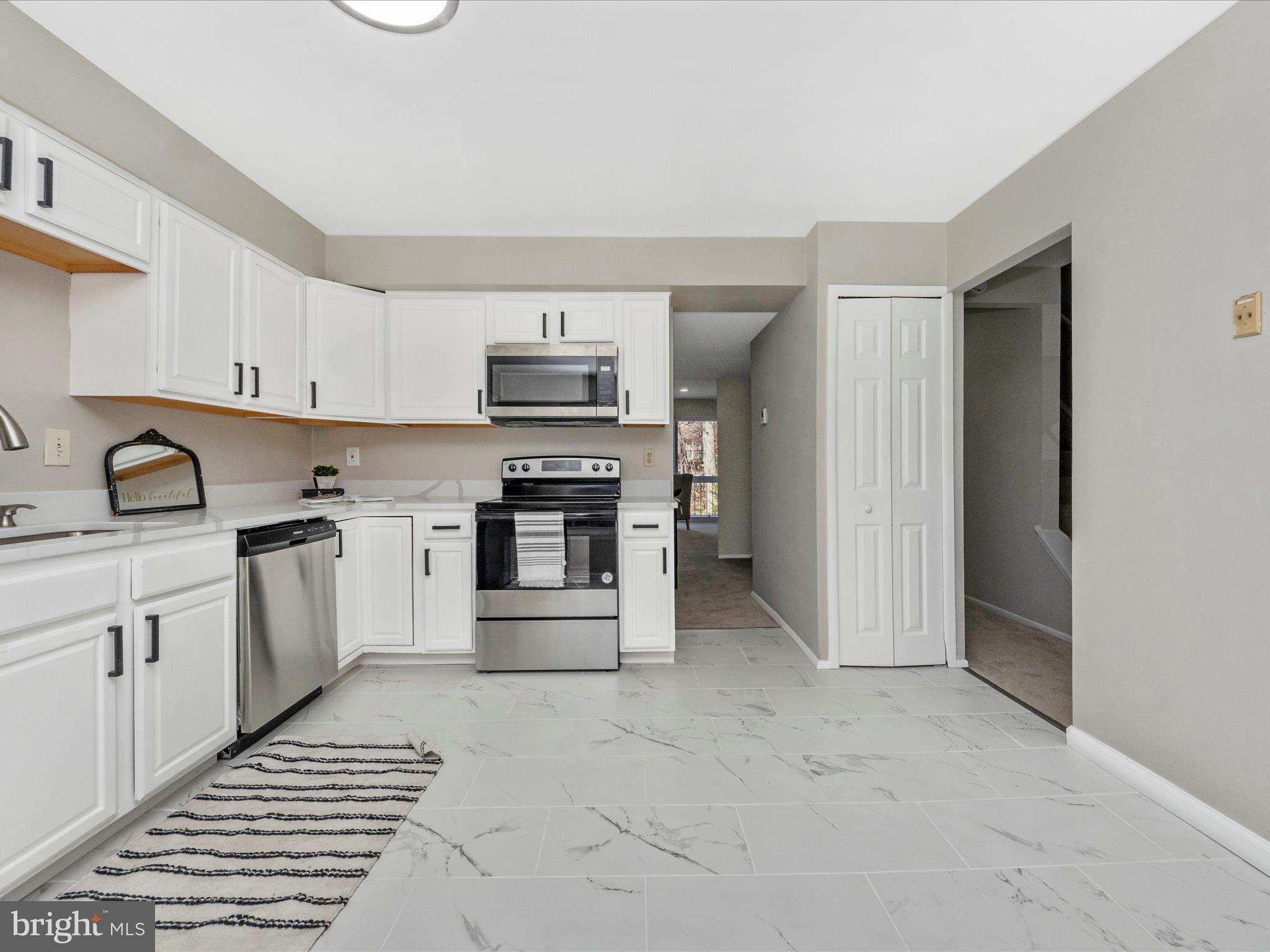 HICKORY HOLLOW - Residential