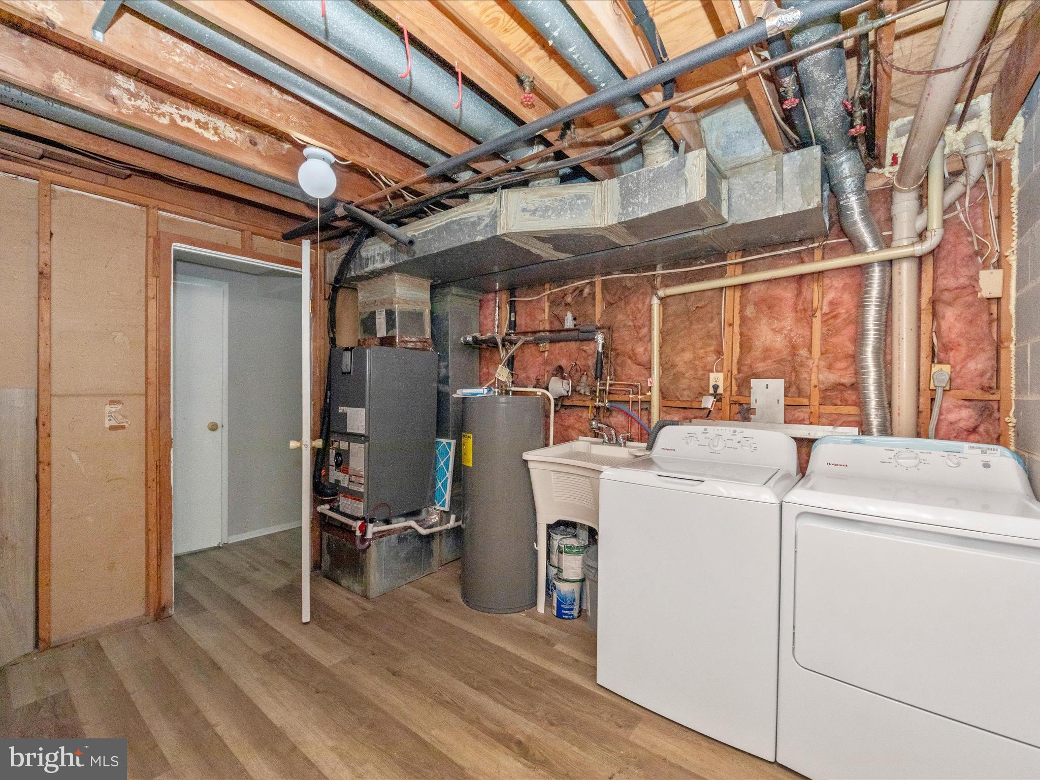 HICKORY HOLLOW - Residential