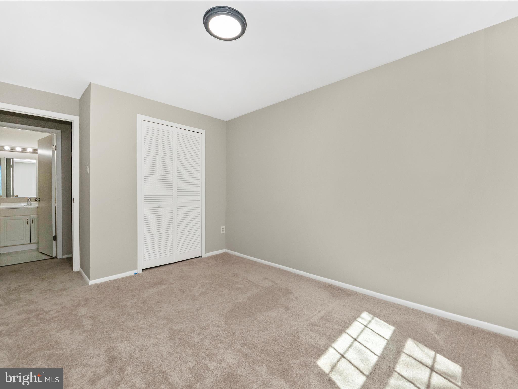 HICKORY HOLLOW - Residential