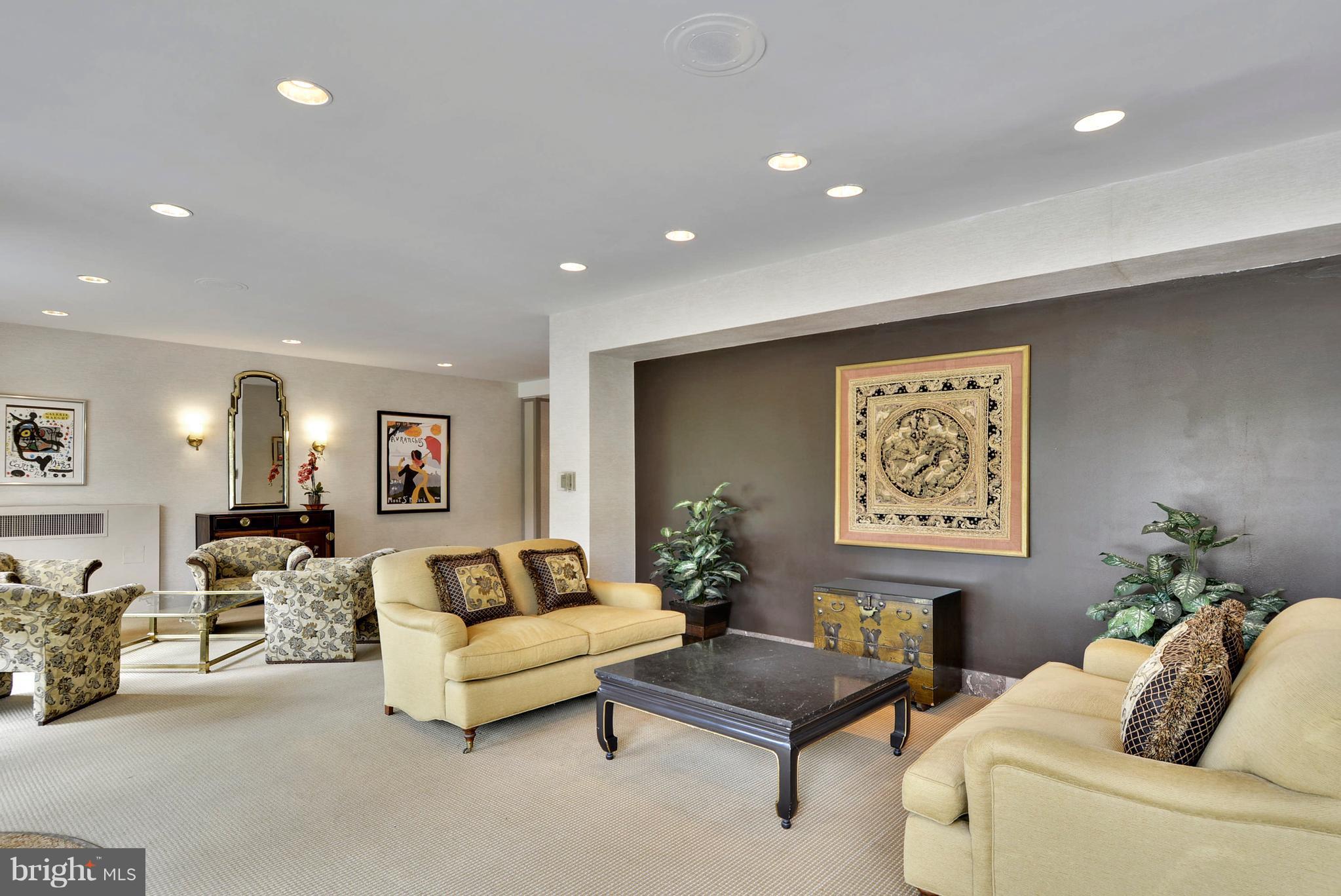 ELEVEN SLADE - Residential