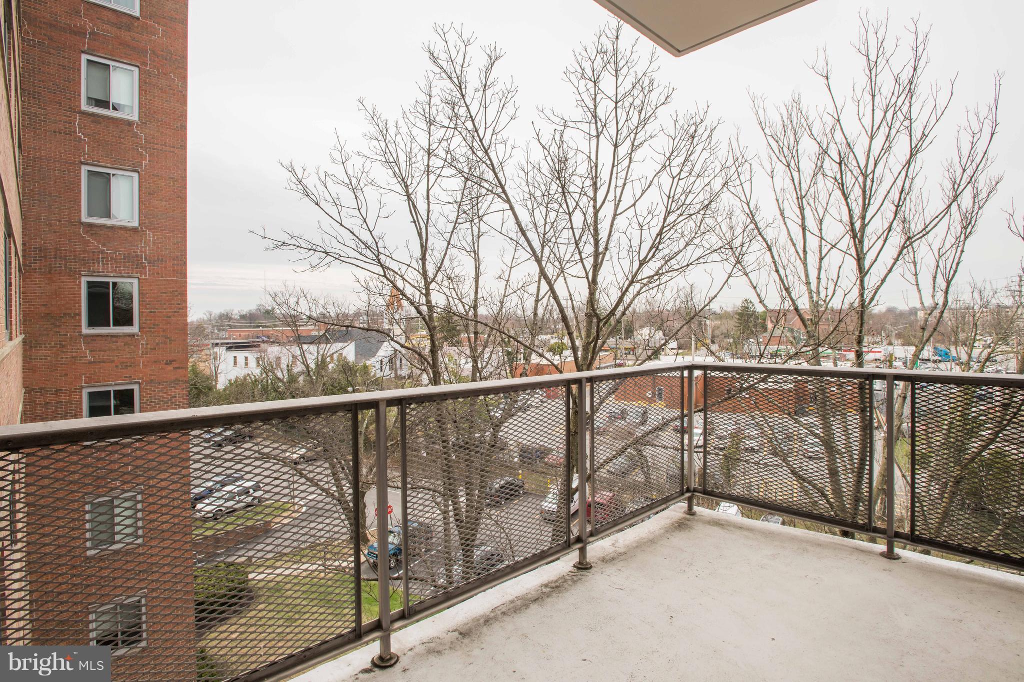 ELEVEN SLADE - Residential