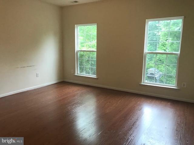 GUILFORD MEWS - Residential