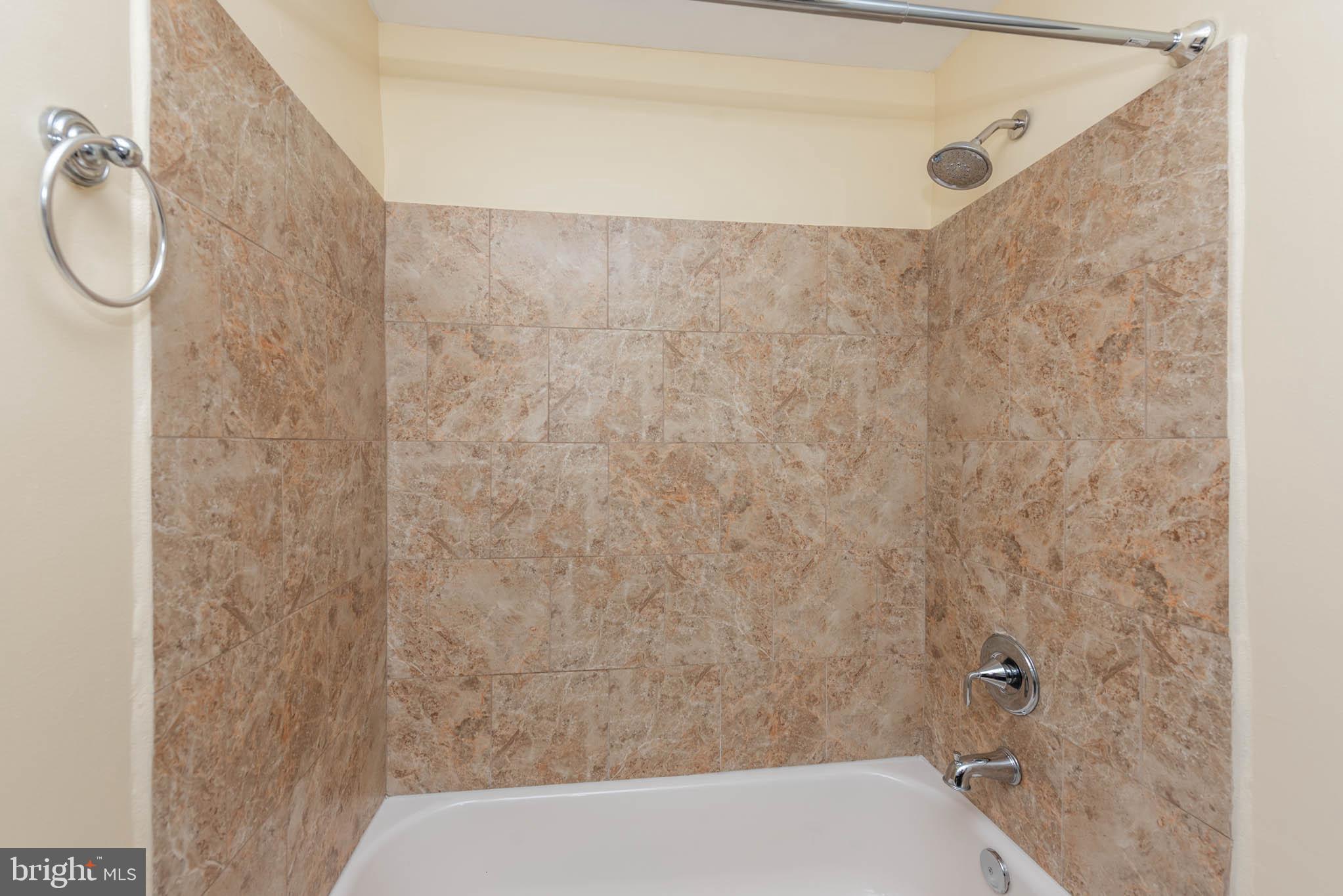 EDNOR GARDENS - LAKESIDE - Residential
