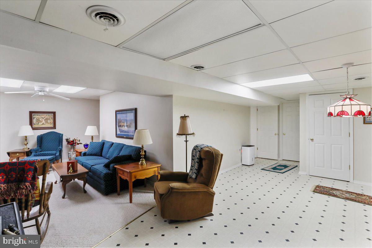 WINDOVER HILLS - Residential