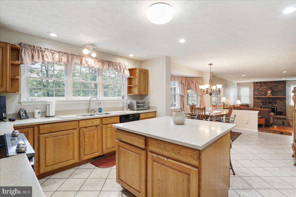 WINDOVER HILLS - Residential