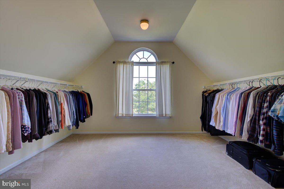 WOODS EDGE - Residential