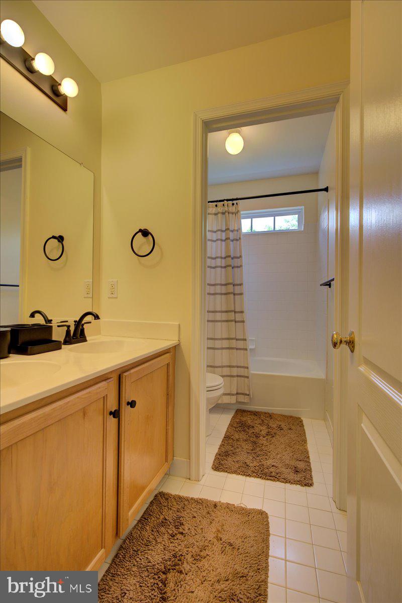 WOODS EDGE - Residential