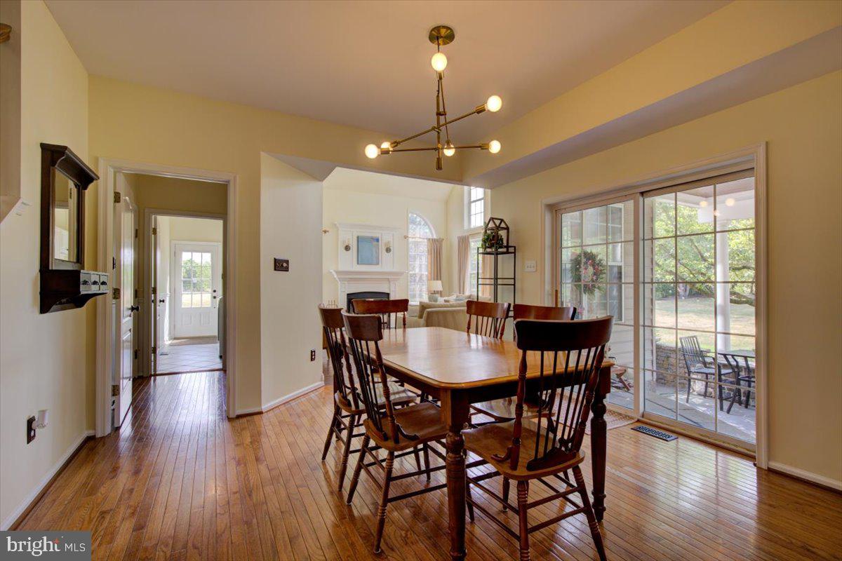 WOODS EDGE - Residential