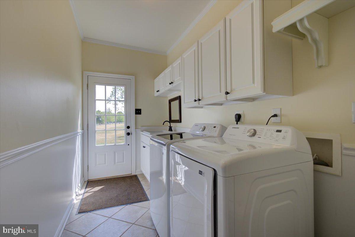 WOODS EDGE - Residential