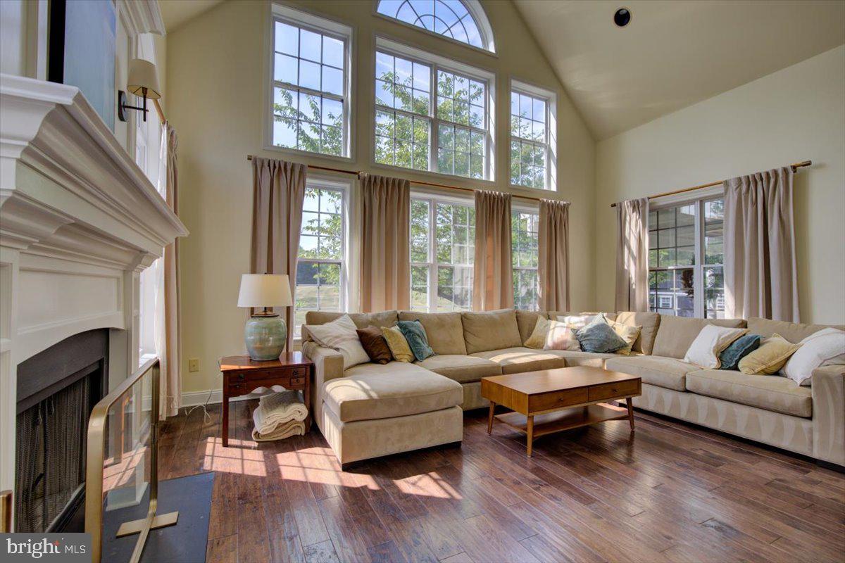 WOODS EDGE - Residential