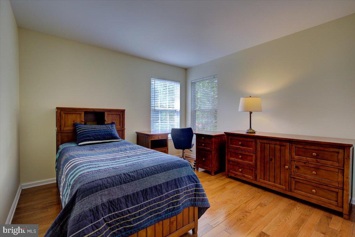 WOODS EDGE - Residential