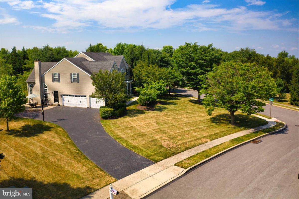 WOODS EDGE - Residential