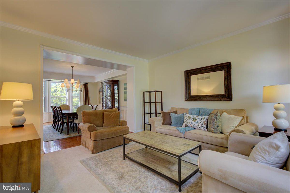 WOODS EDGE - Residential