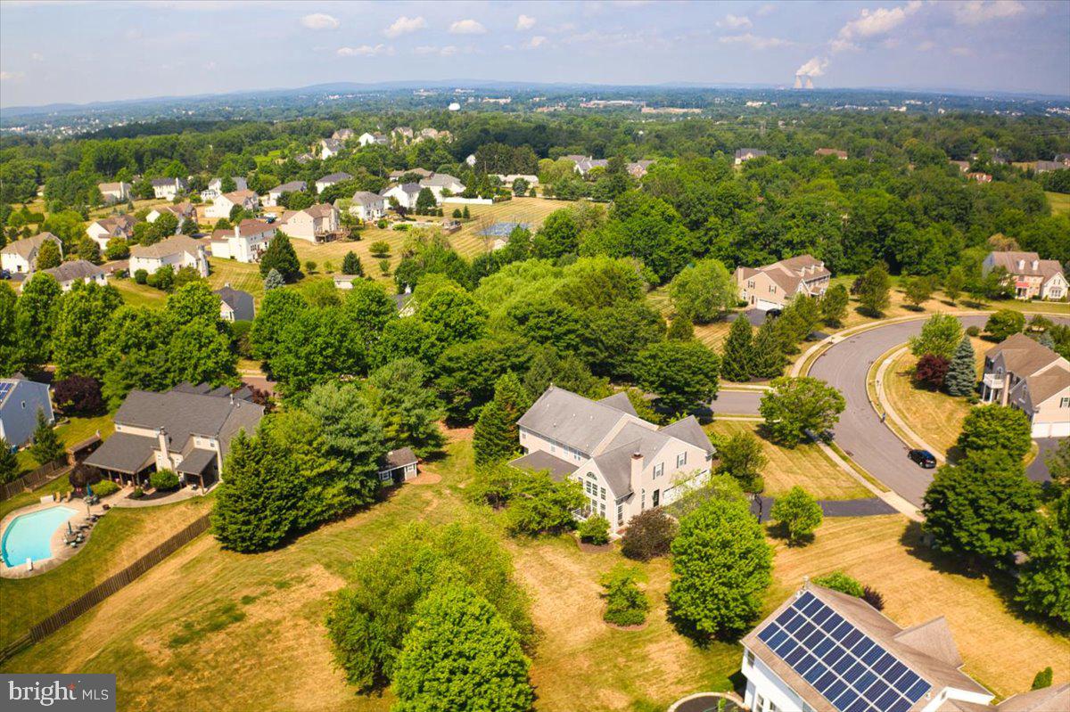 WOODS EDGE - Residential