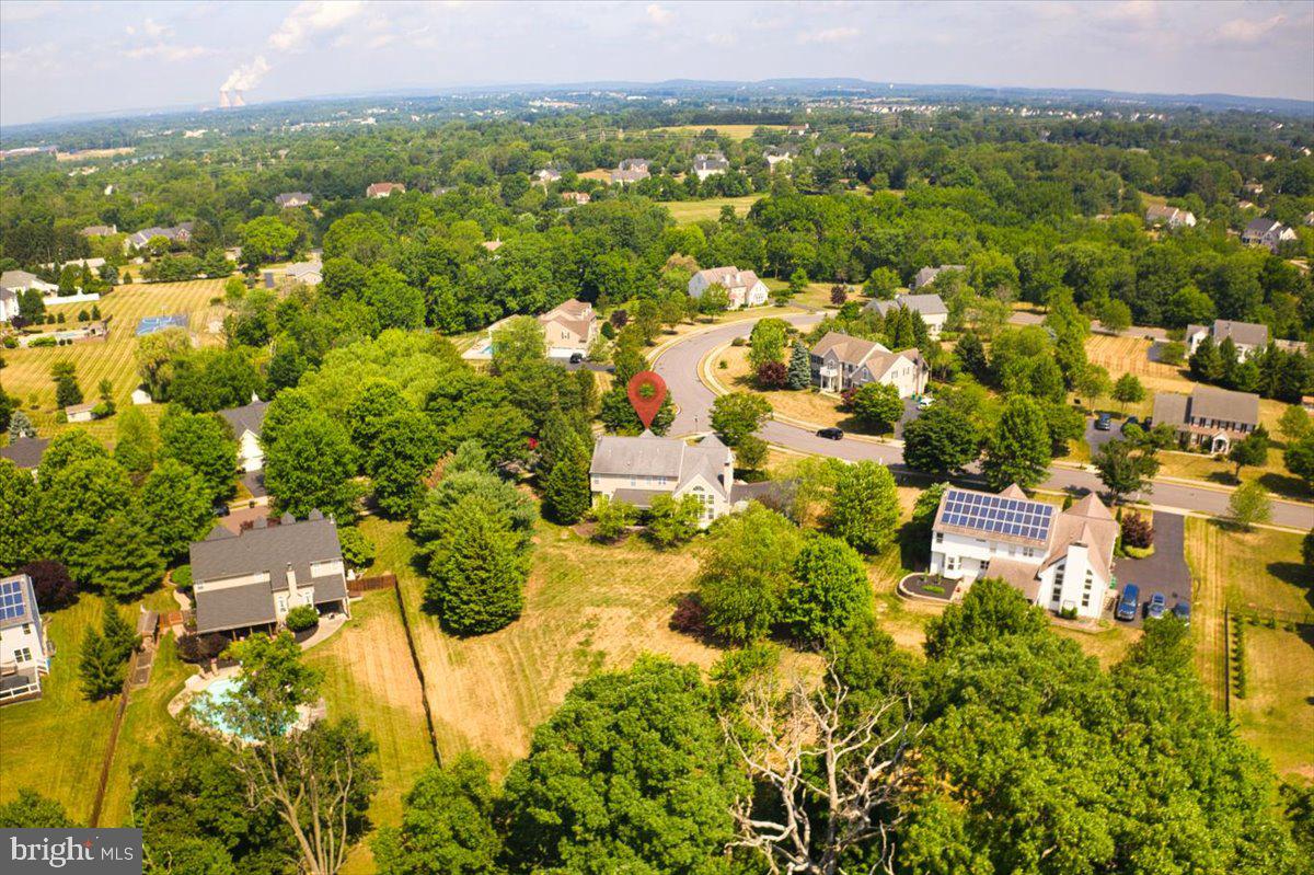 WOODS EDGE - Residential