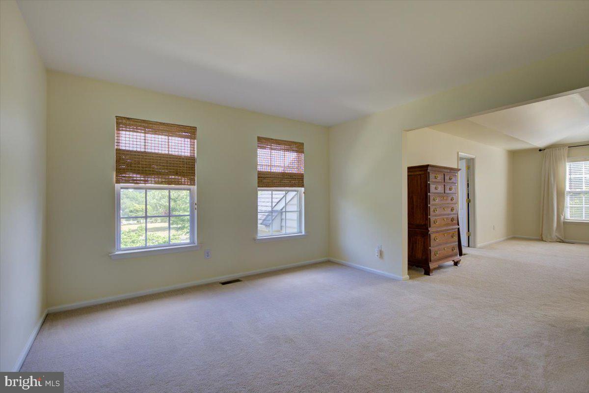 WOODS EDGE - Residential