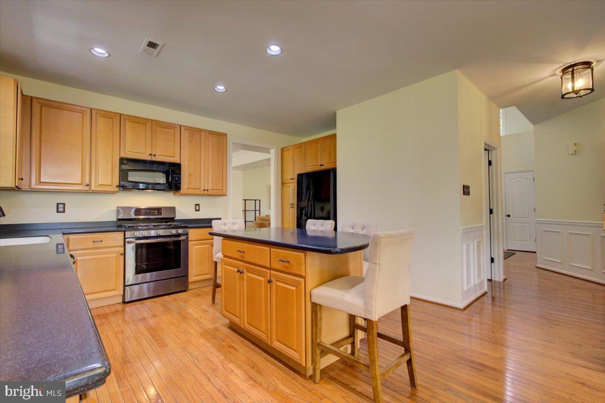 WOODS EDGE - Residential