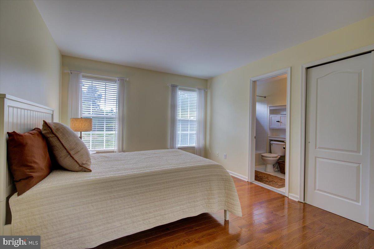 WOODS EDGE - Residential