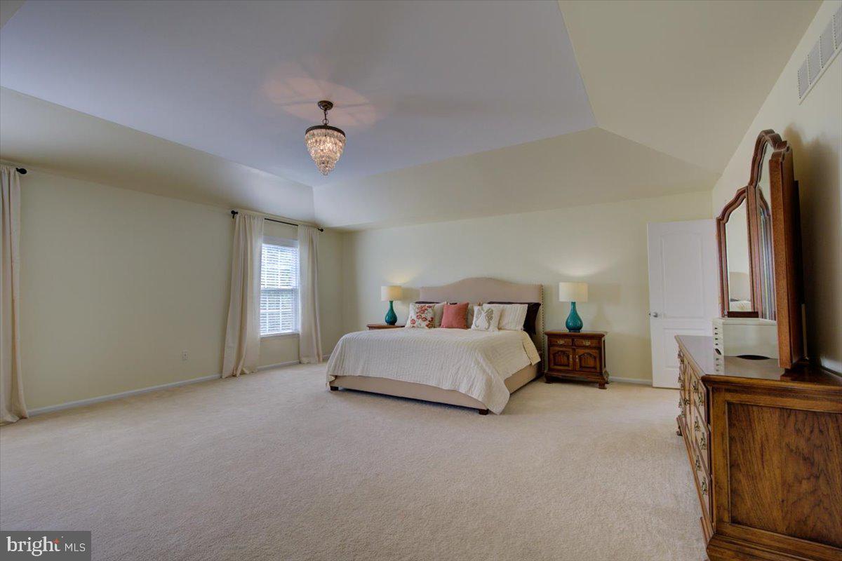 WOODS EDGE - Residential