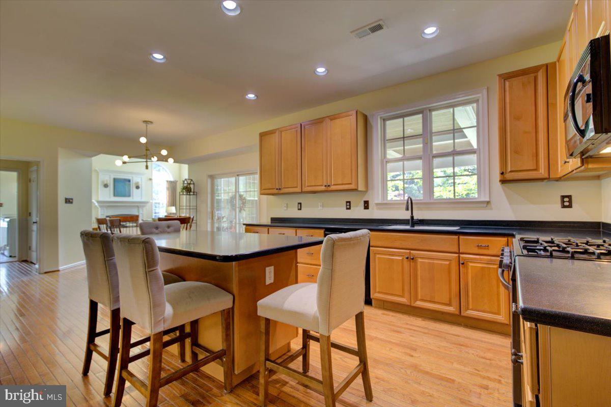 WOODS EDGE - Residential