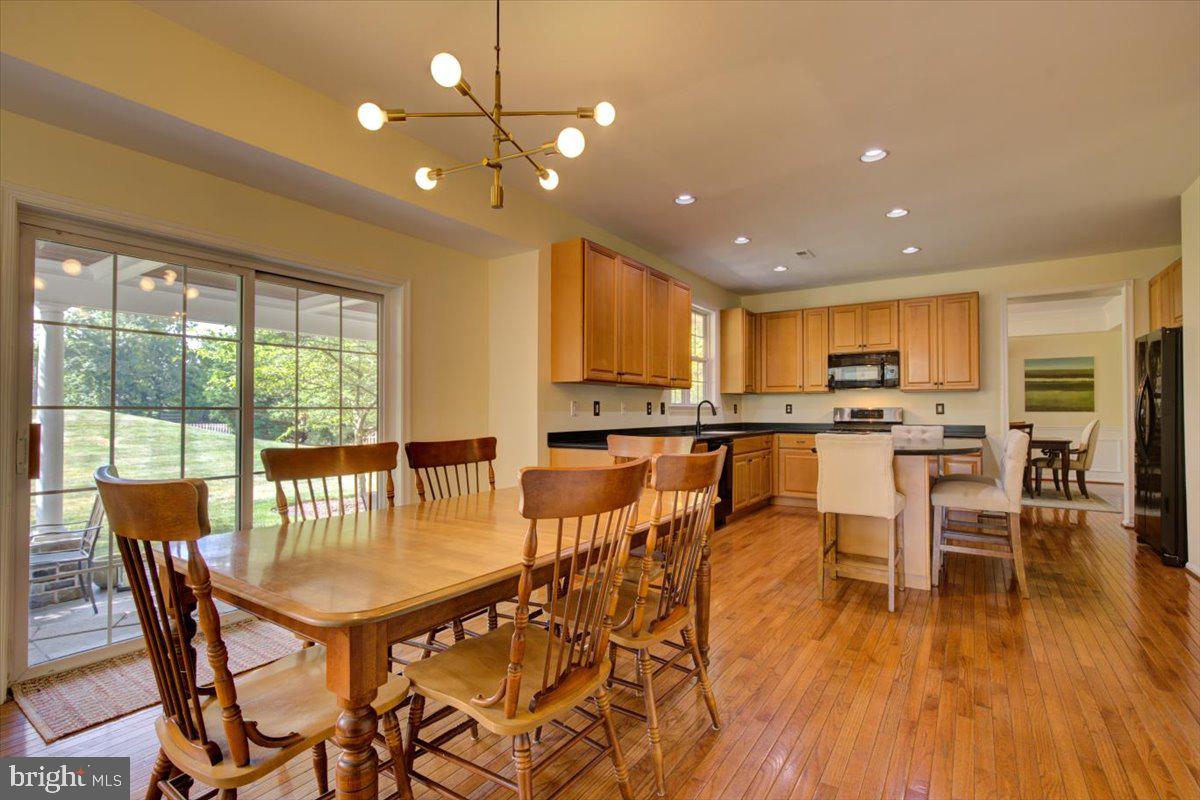 WOODS EDGE - Residential