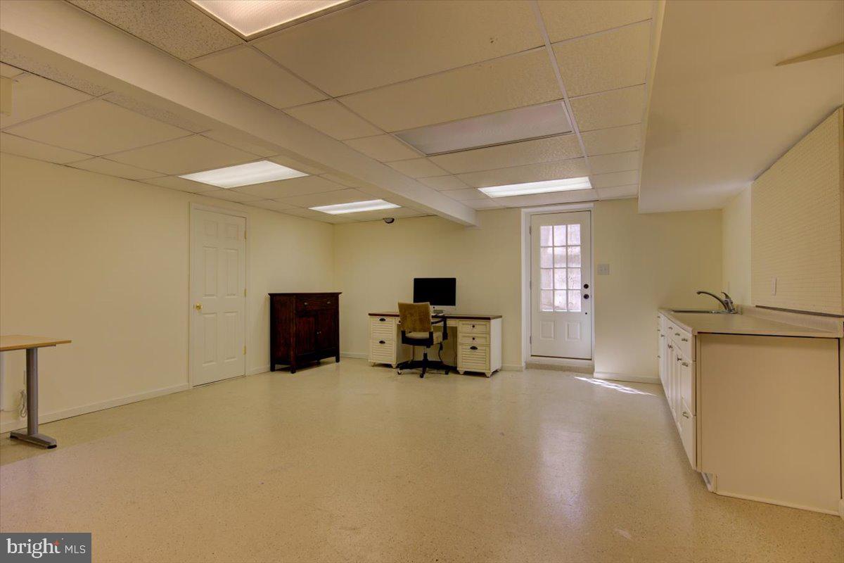 WOODS EDGE - Residential