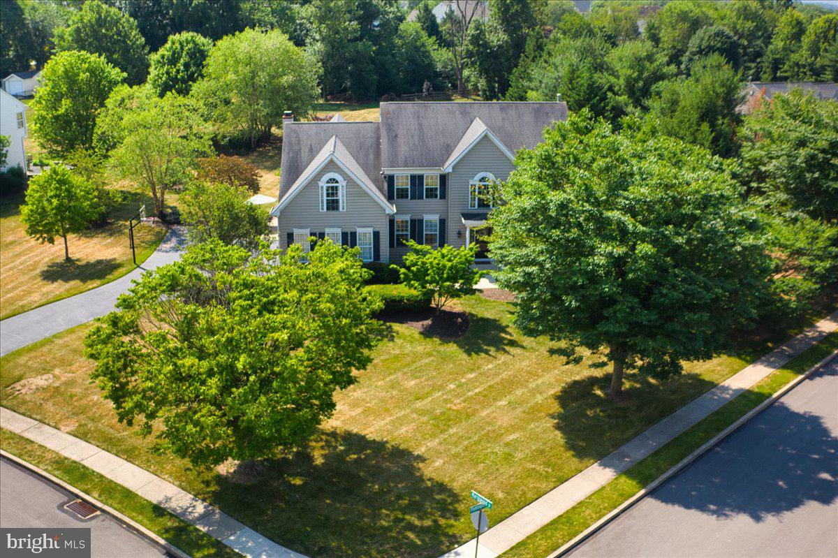 WOODS EDGE - Residential