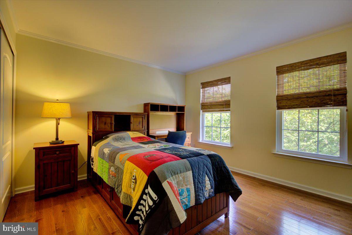 WOODS EDGE - Residential