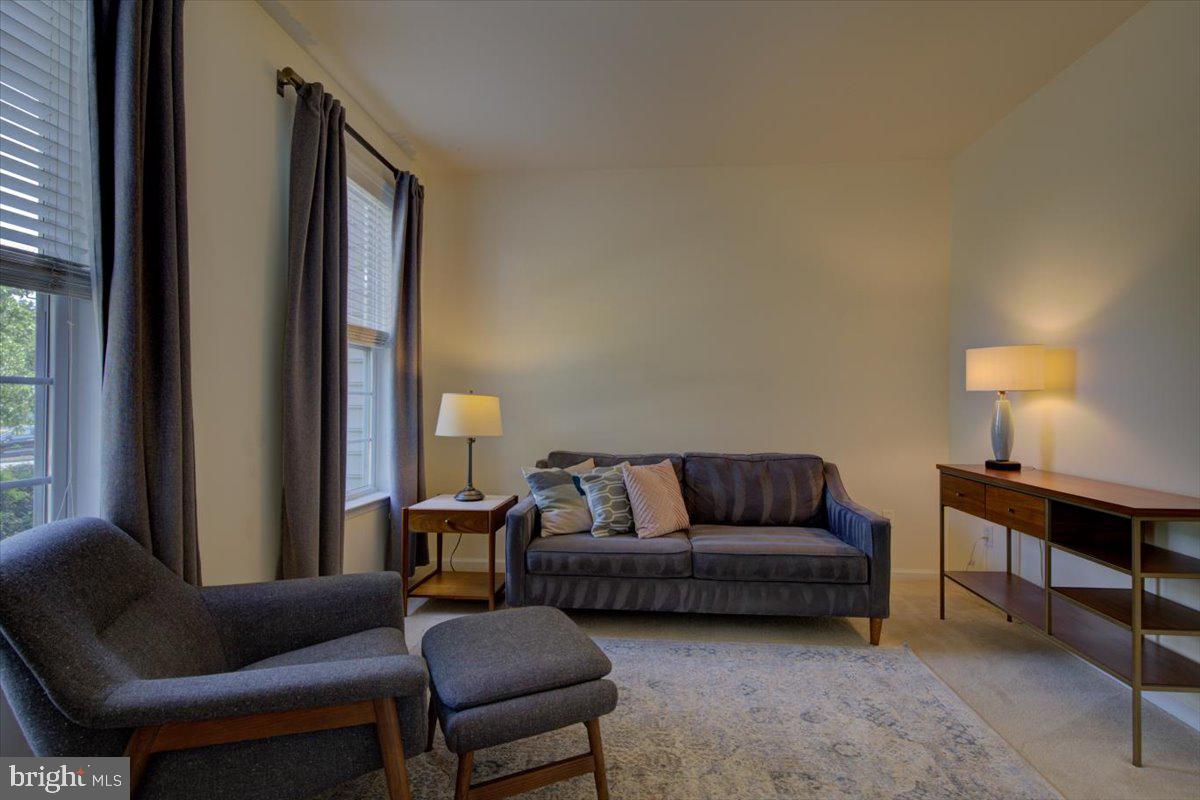 WOODS EDGE - Residential