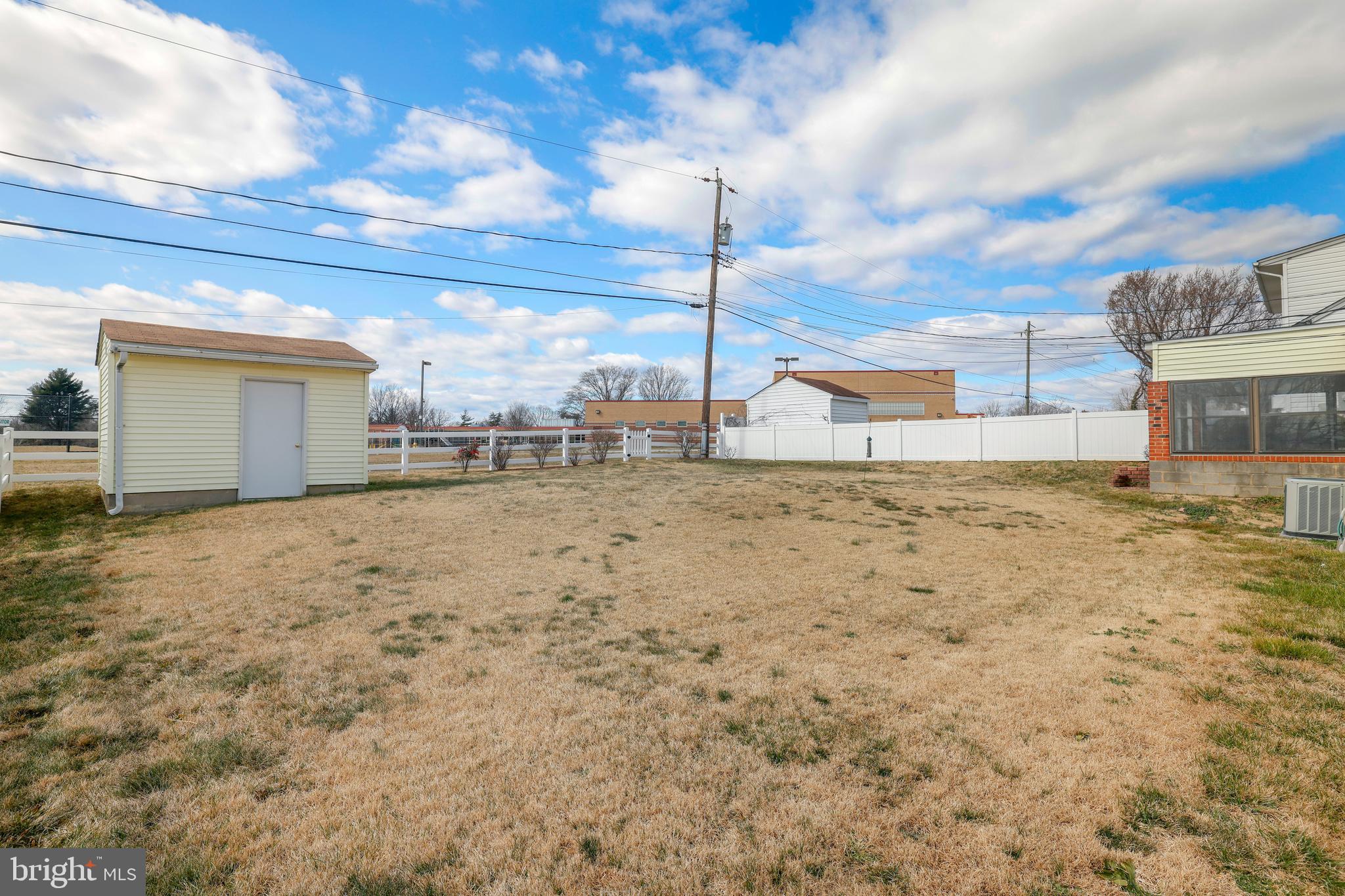 HILLSIDE ACRES - Residential