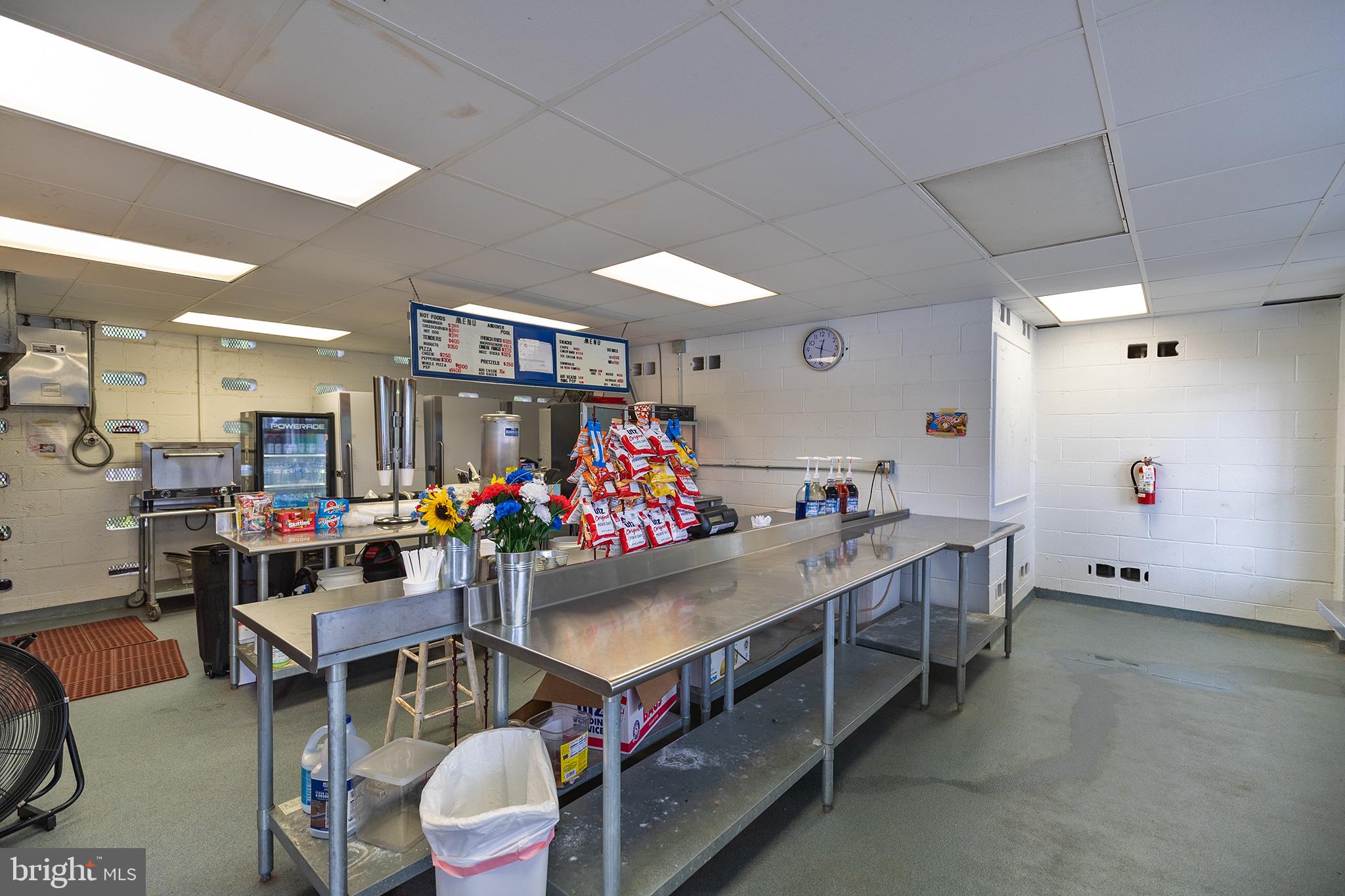 HILLSIDE ACRES - Residential