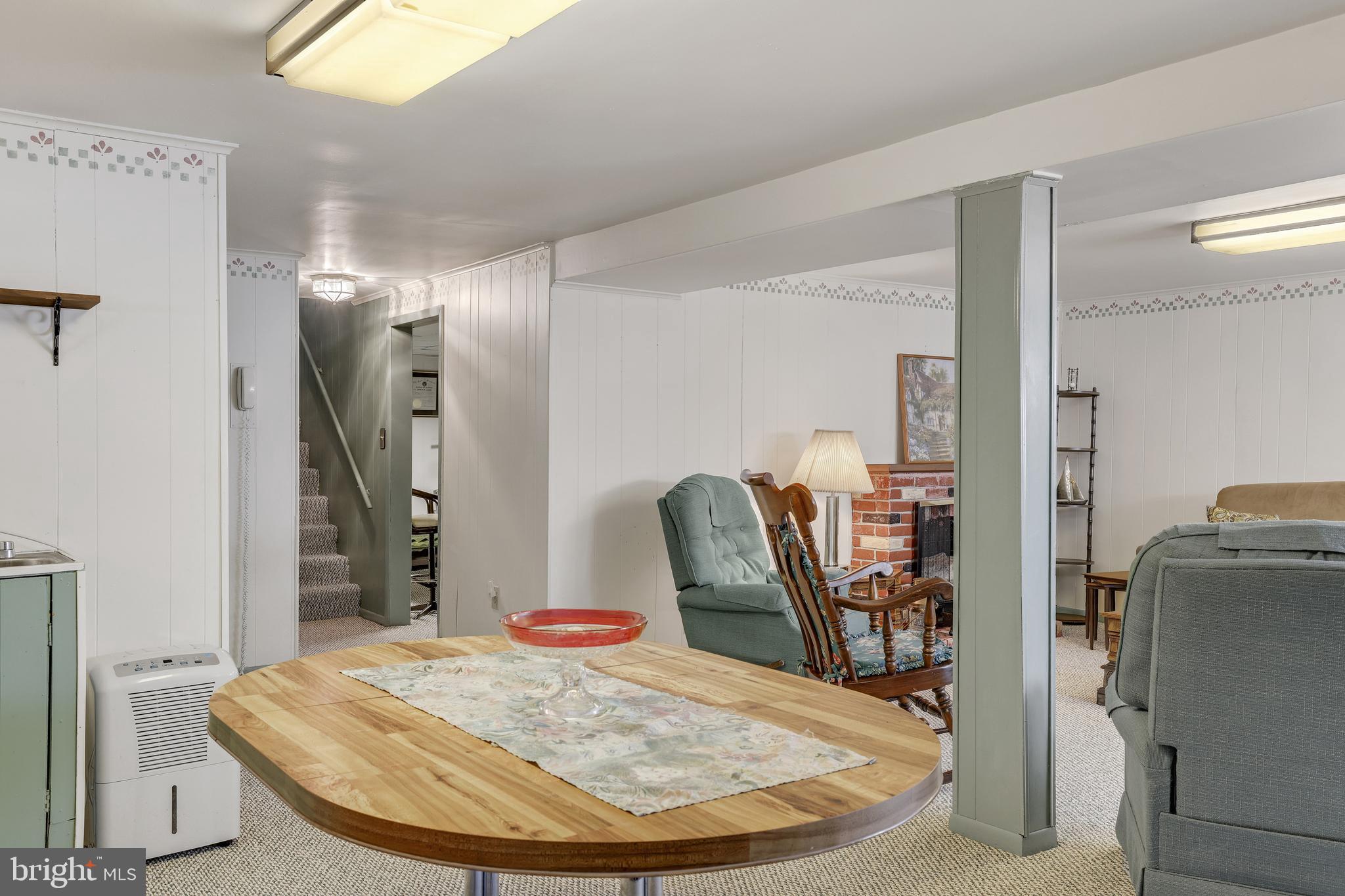 HILLSIDE ACRES - Residential