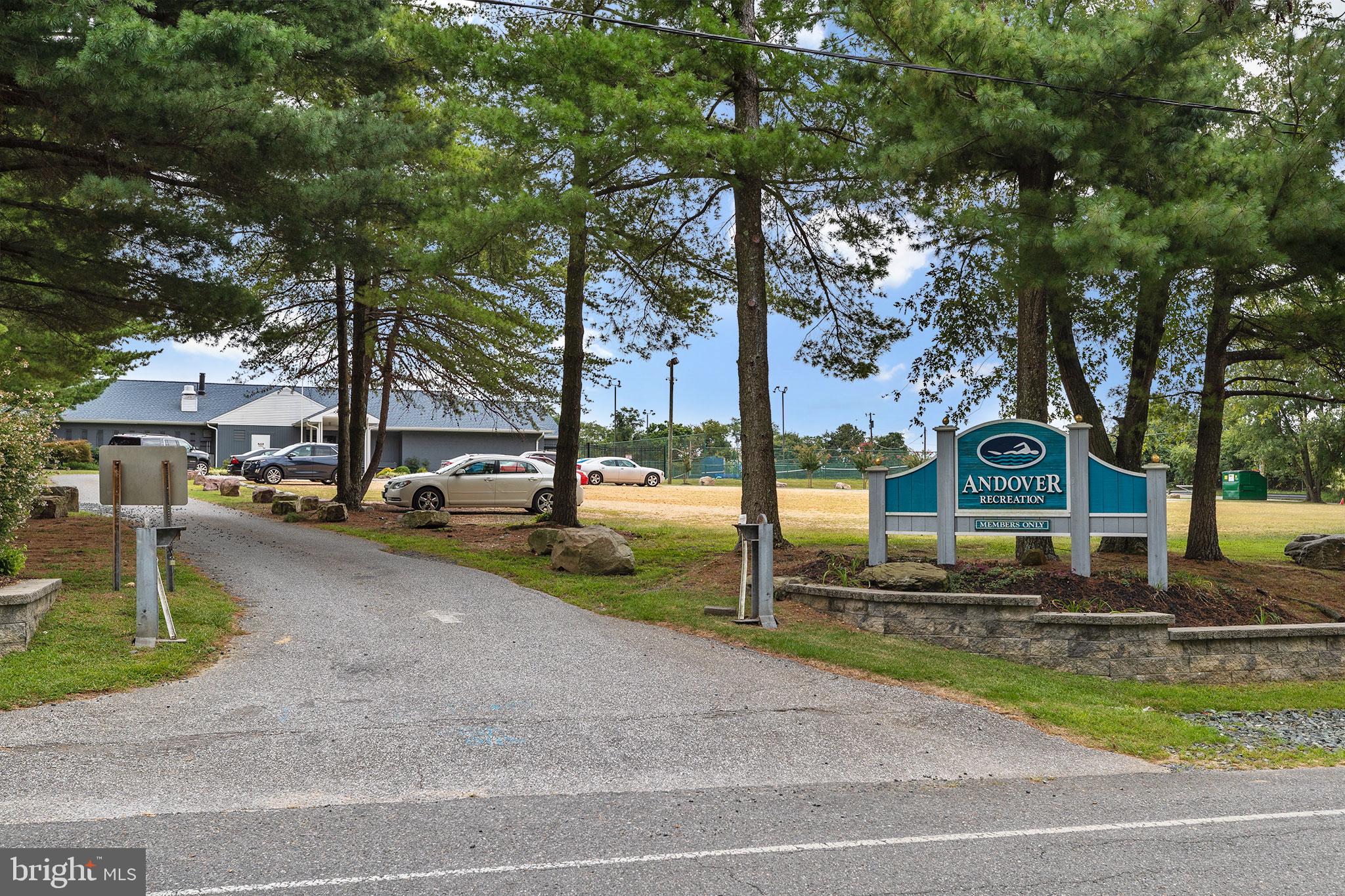 HILLSIDE ACRES - Residential