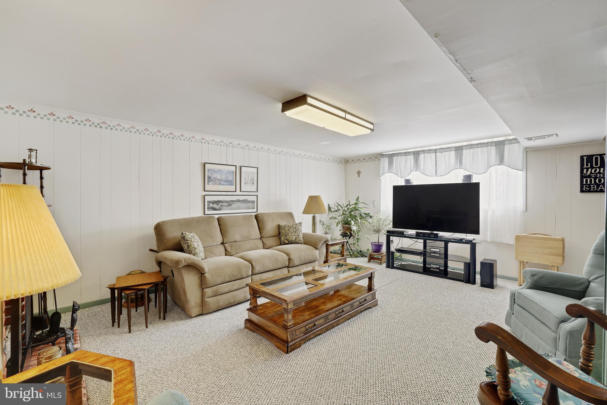 HILLSIDE ACRES - Residential