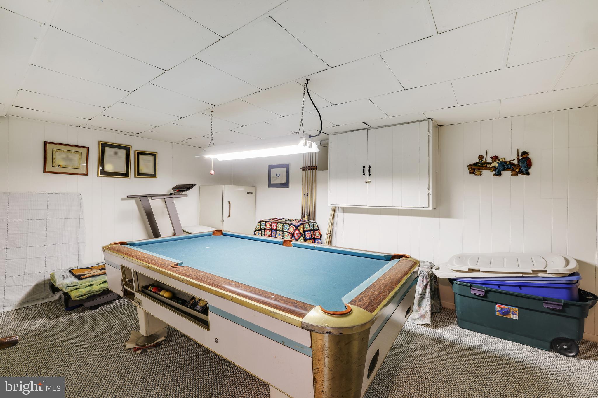 HILLSIDE ACRES - Residential