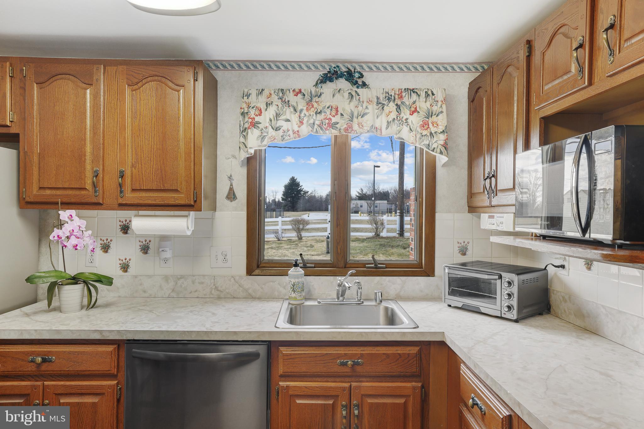 HILLSIDE ACRES - Residential