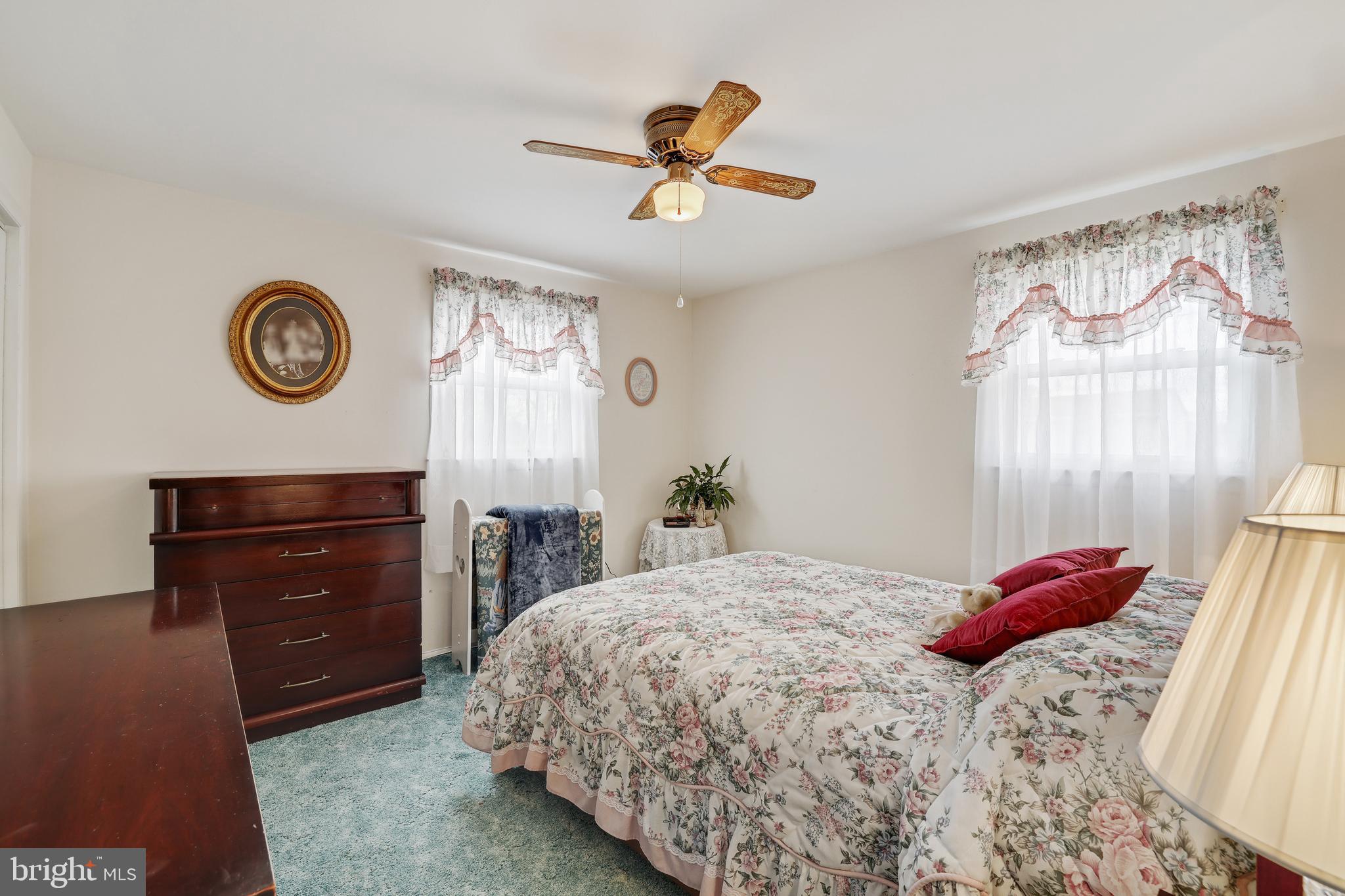 HILLSIDE ACRES - Residential