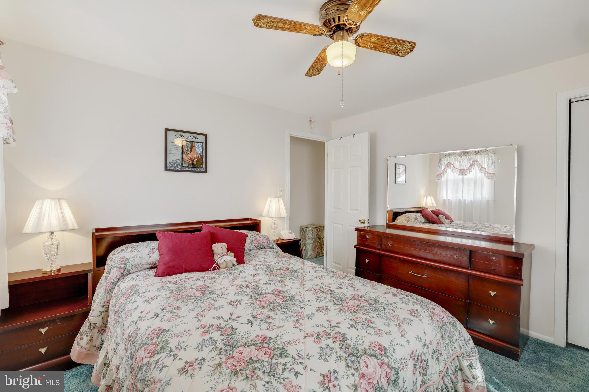 HILLSIDE ACRES - Residential