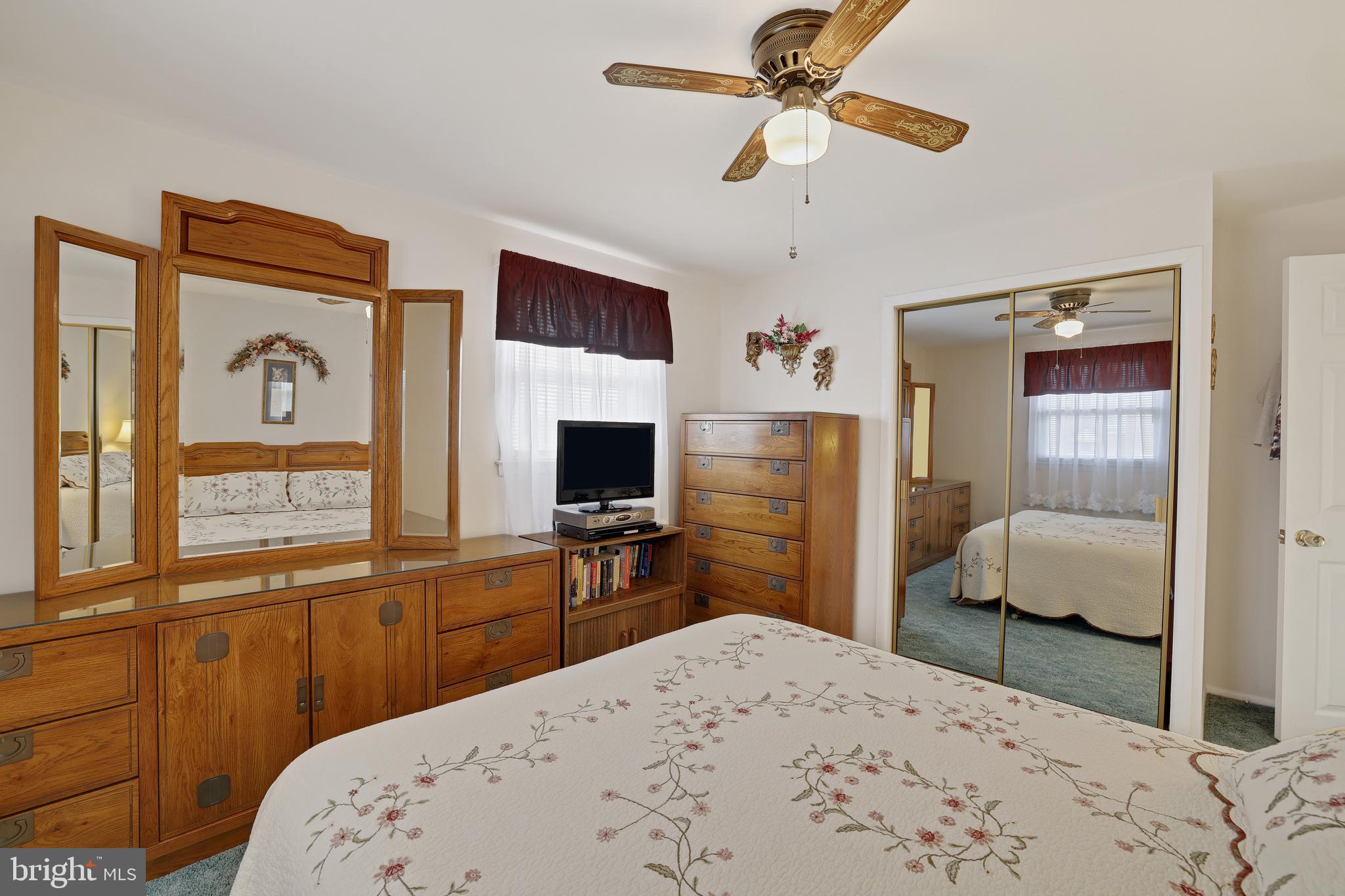 HILLSIDE ACRES - Residential