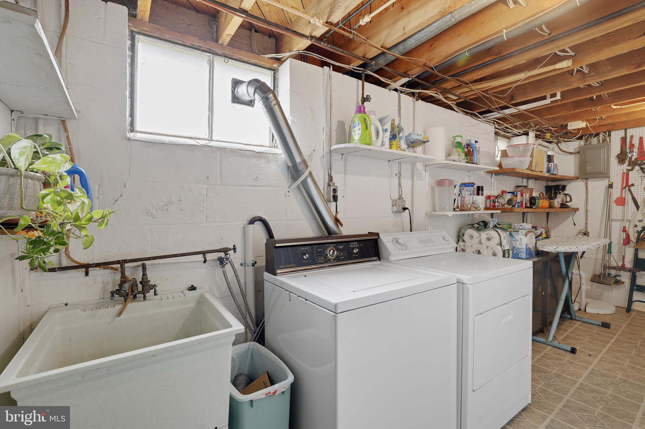 HILLSIDE ACRES - Residential