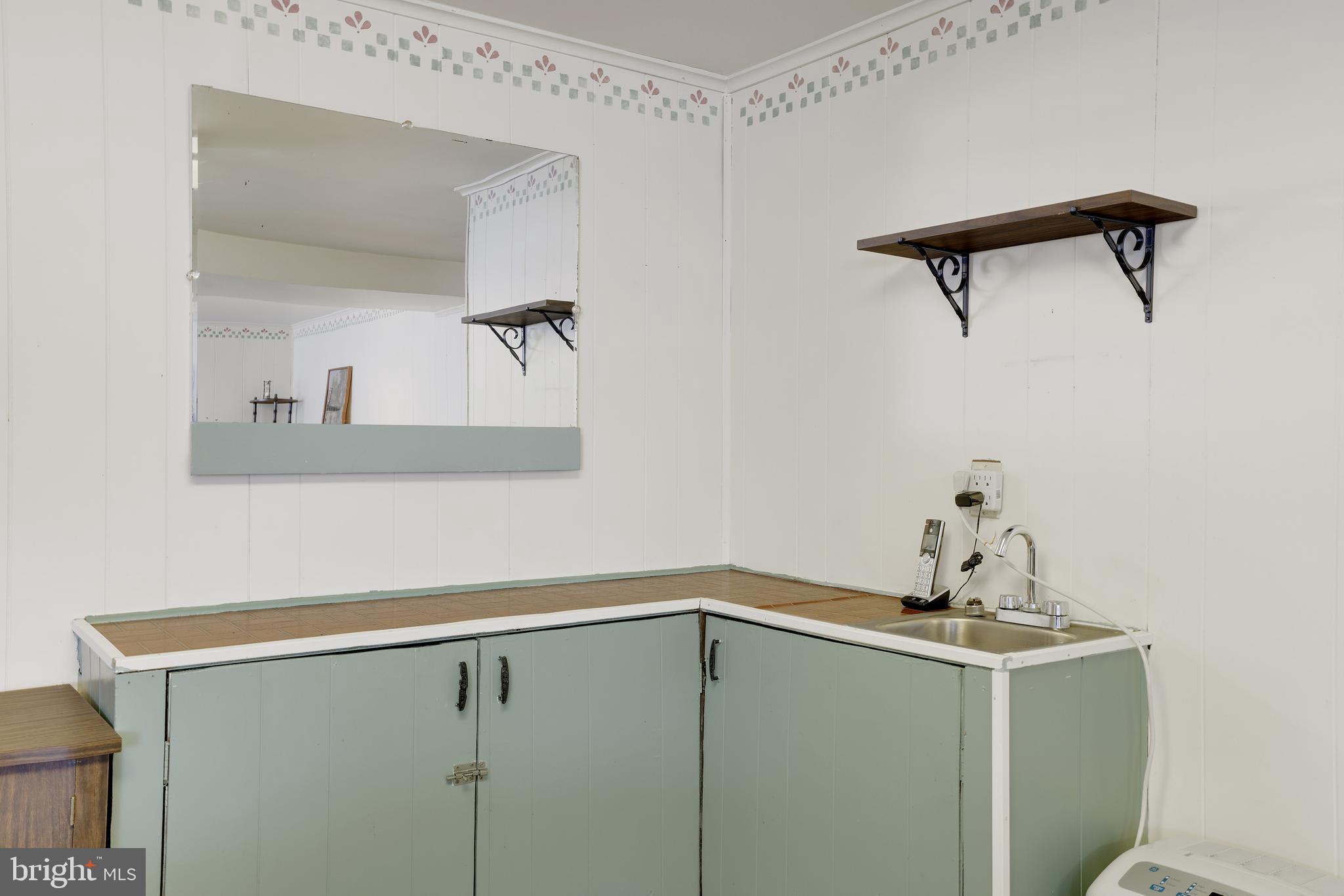 HILLSIDE ACRES - Residential