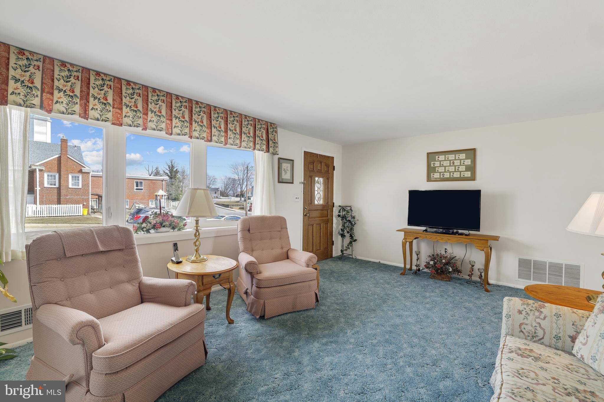 HILLSIDE ACRES - Residential