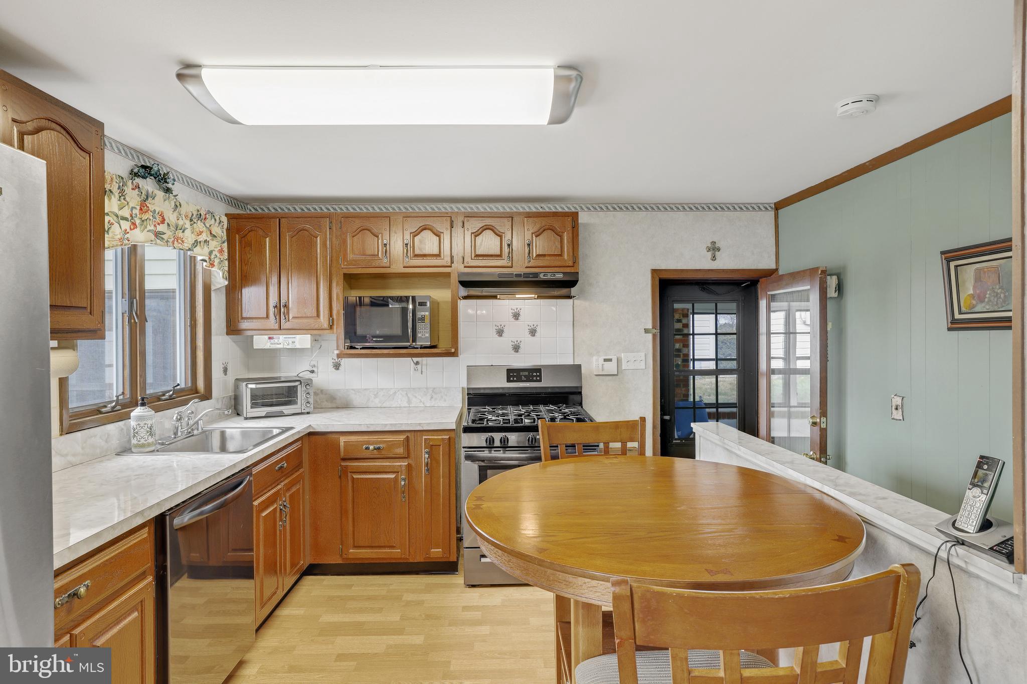 HILLSIDE ACRES - Residential