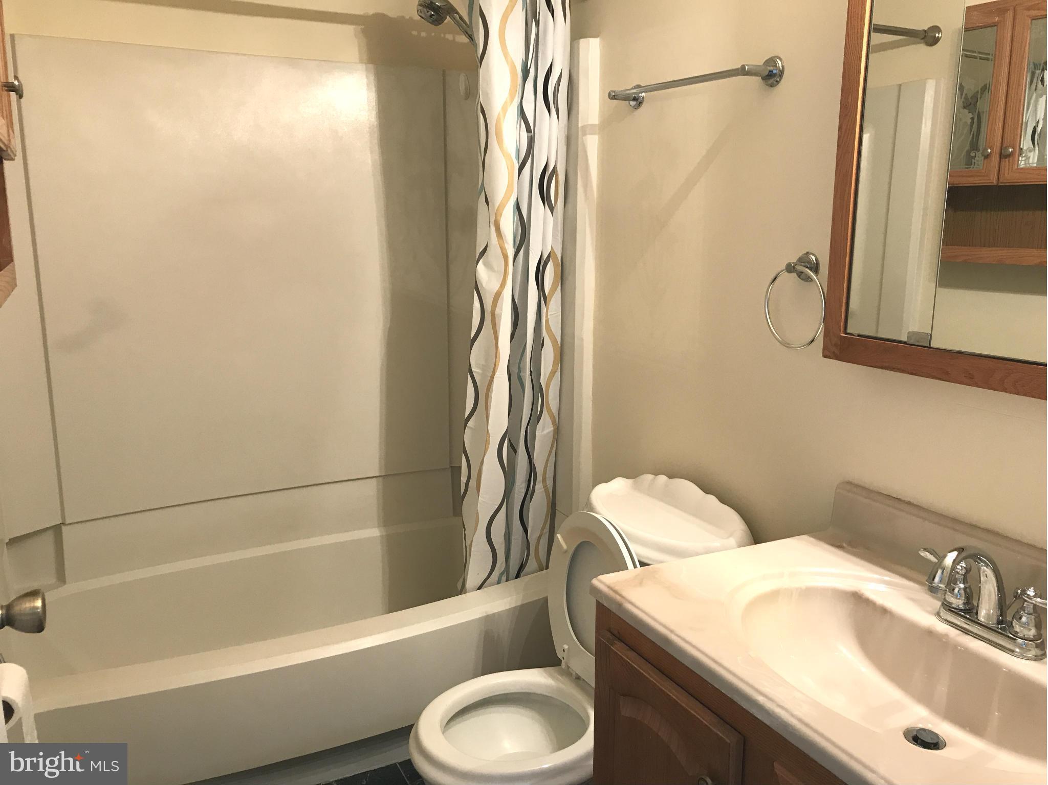 ROLLINGWOOD VILLAGE - Residential Lease